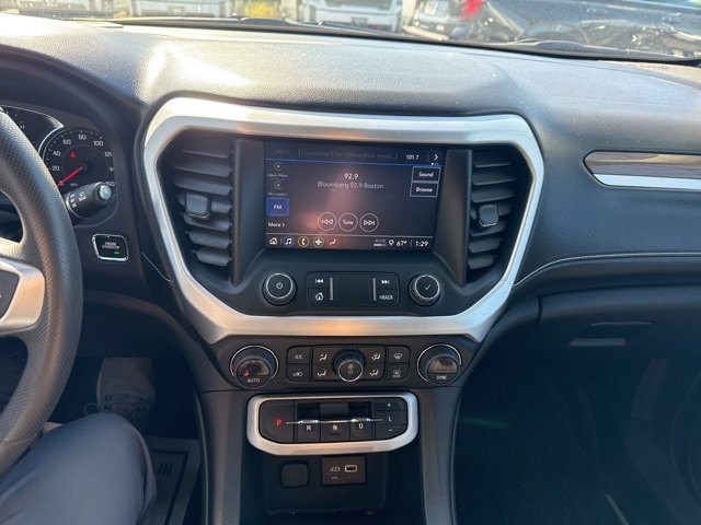 2023 Gmc Acadia SLE photo 19