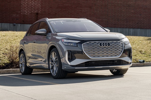 2025 Audi Q4 e-tron Premium Plus