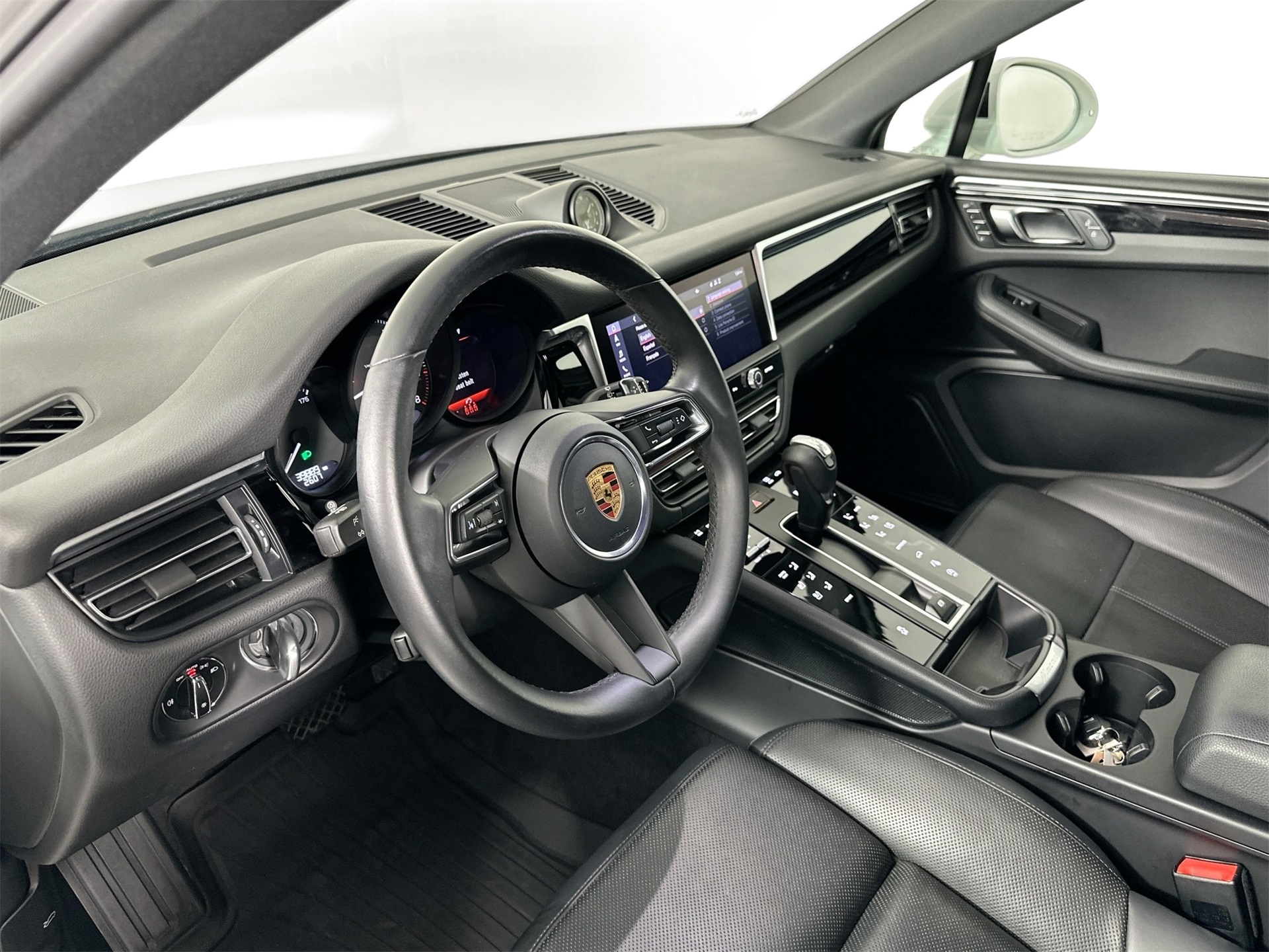 2023 Porsche Macan Base photo 4