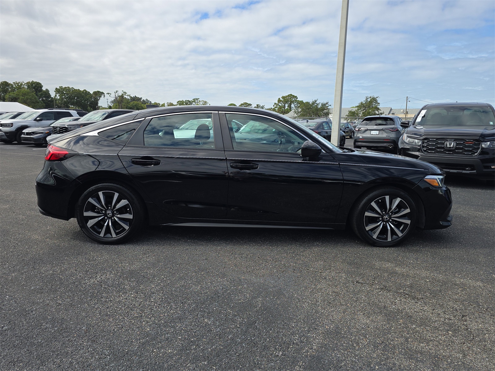 2024 Honda Civic EX-L photo 2