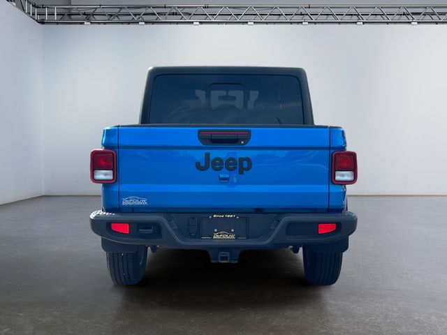 2022 Jeep Gladiator Sport photo 3