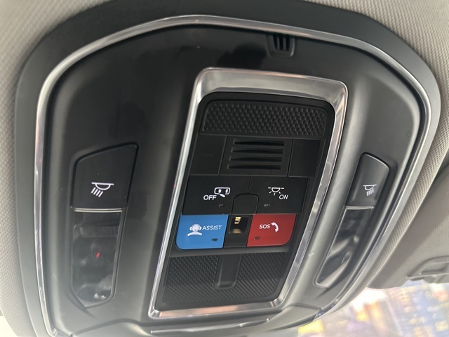 2023 Jeep Grand Cherokee Laredo photo 24