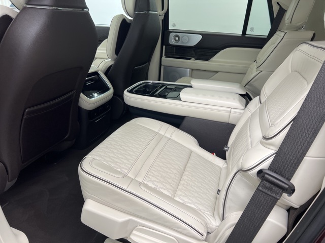 2024 Lincoln Navigator Black Label photo 10