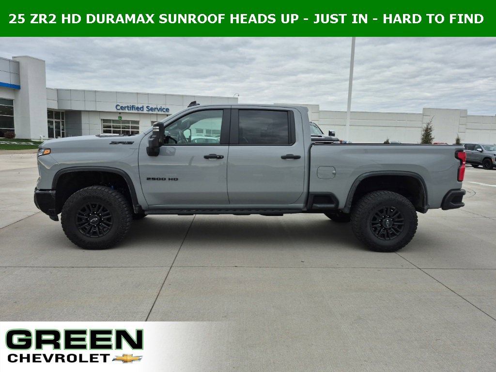 2025 Chevrolet Silverado 2500HD ZR2 photo 2