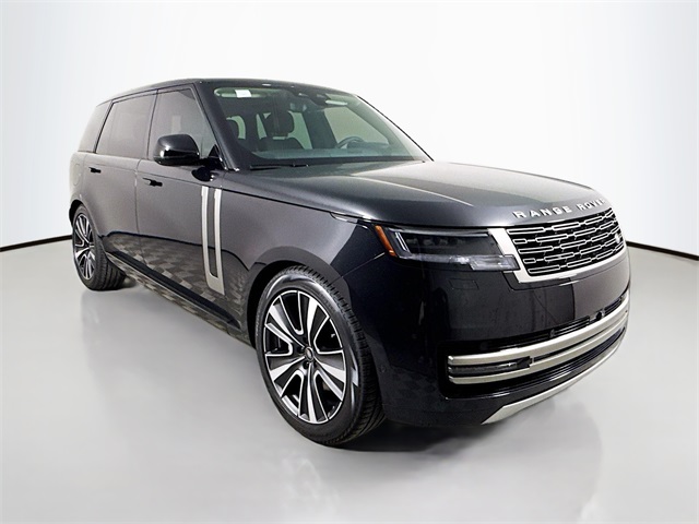 2025 Land Rover Range Rover SE photo 3
