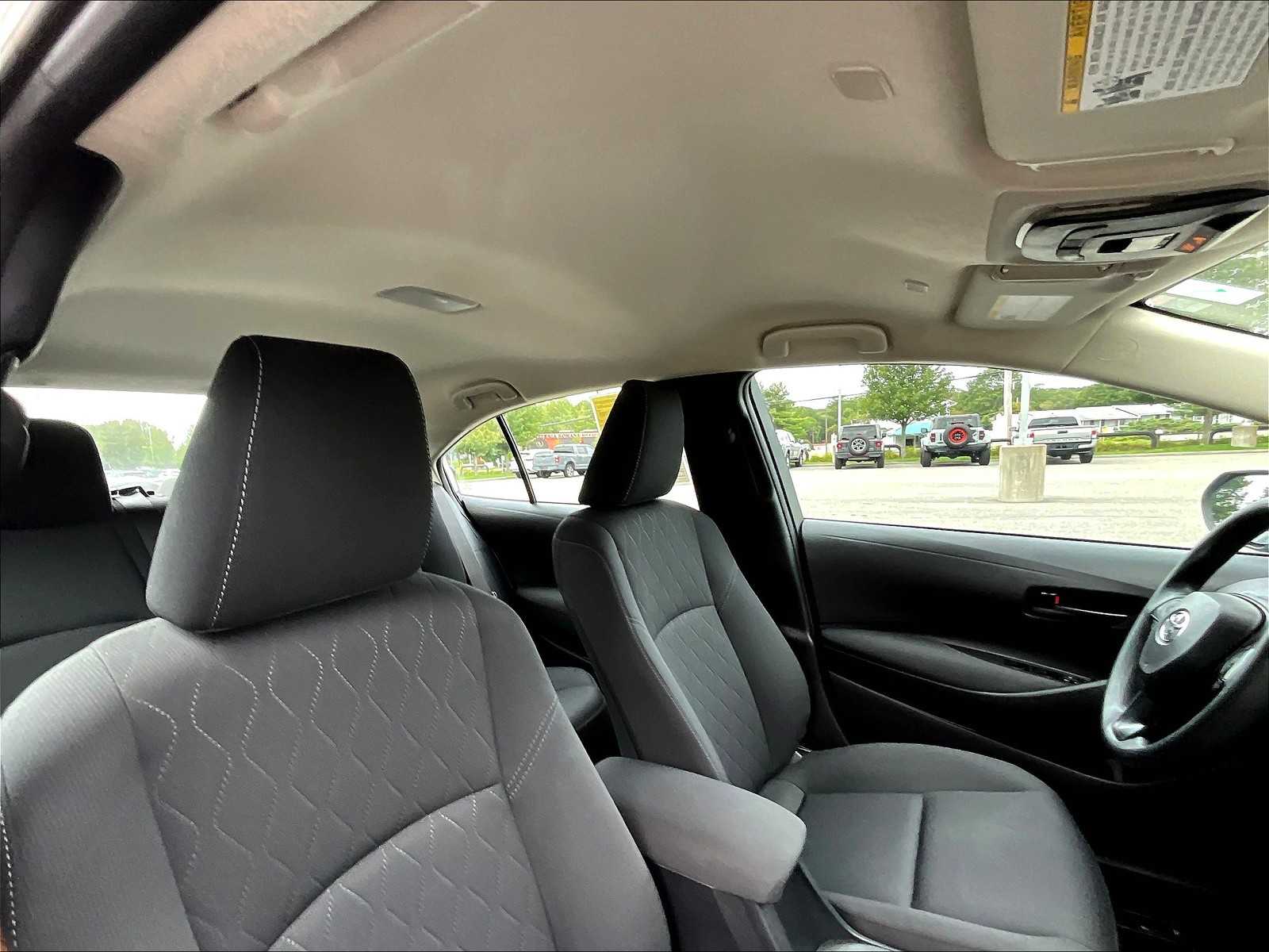 2023 Toyota Corolla LE photo 22