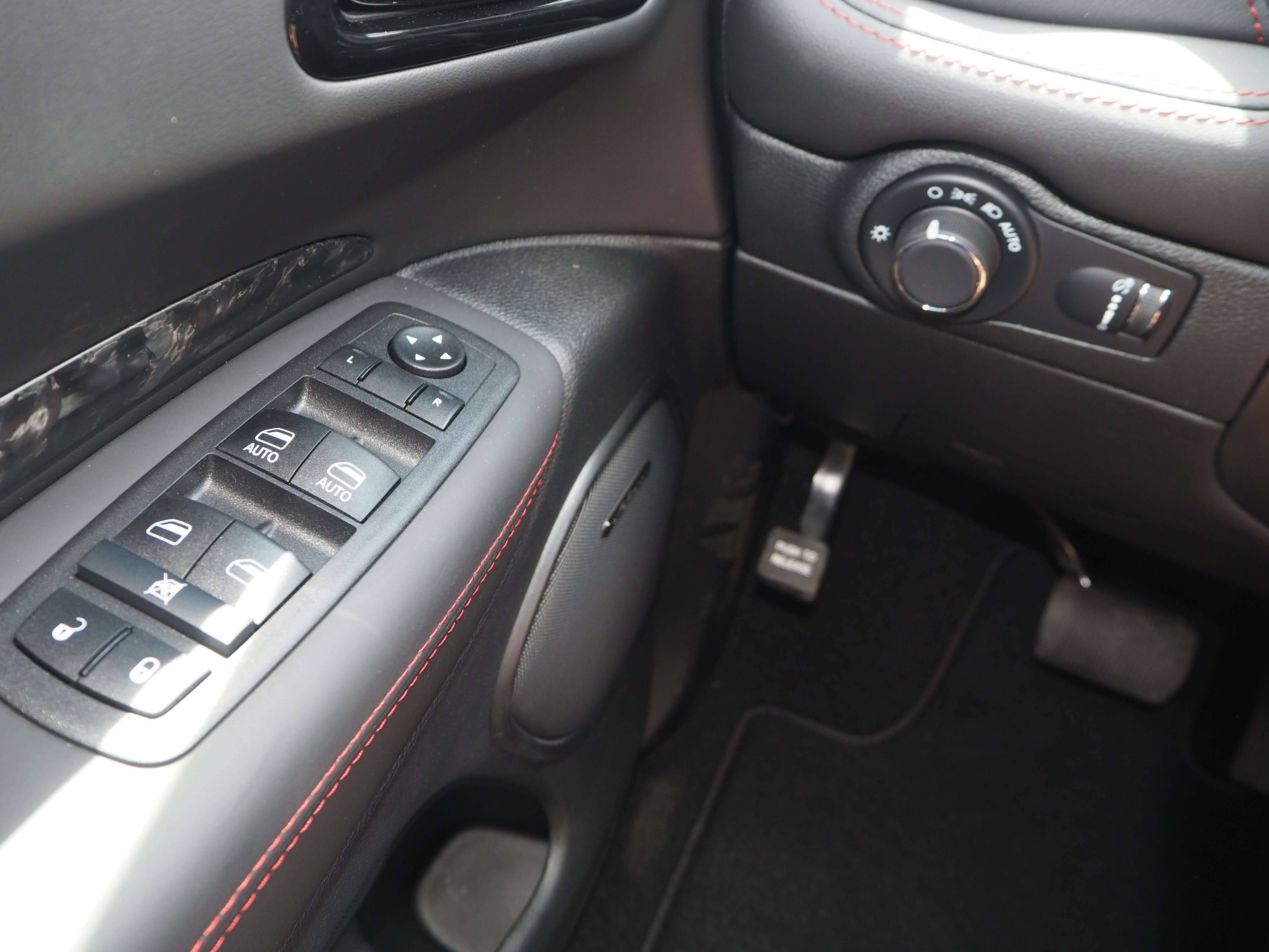 2025 Dodge Durango R/T Premium photo 4