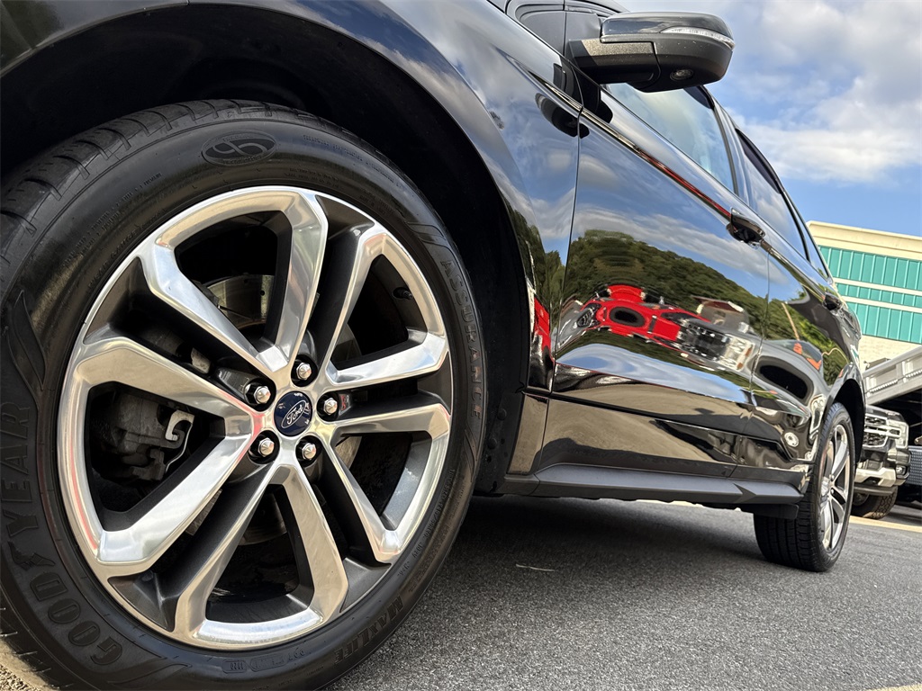 2018 Ford Edge Sport photo 9