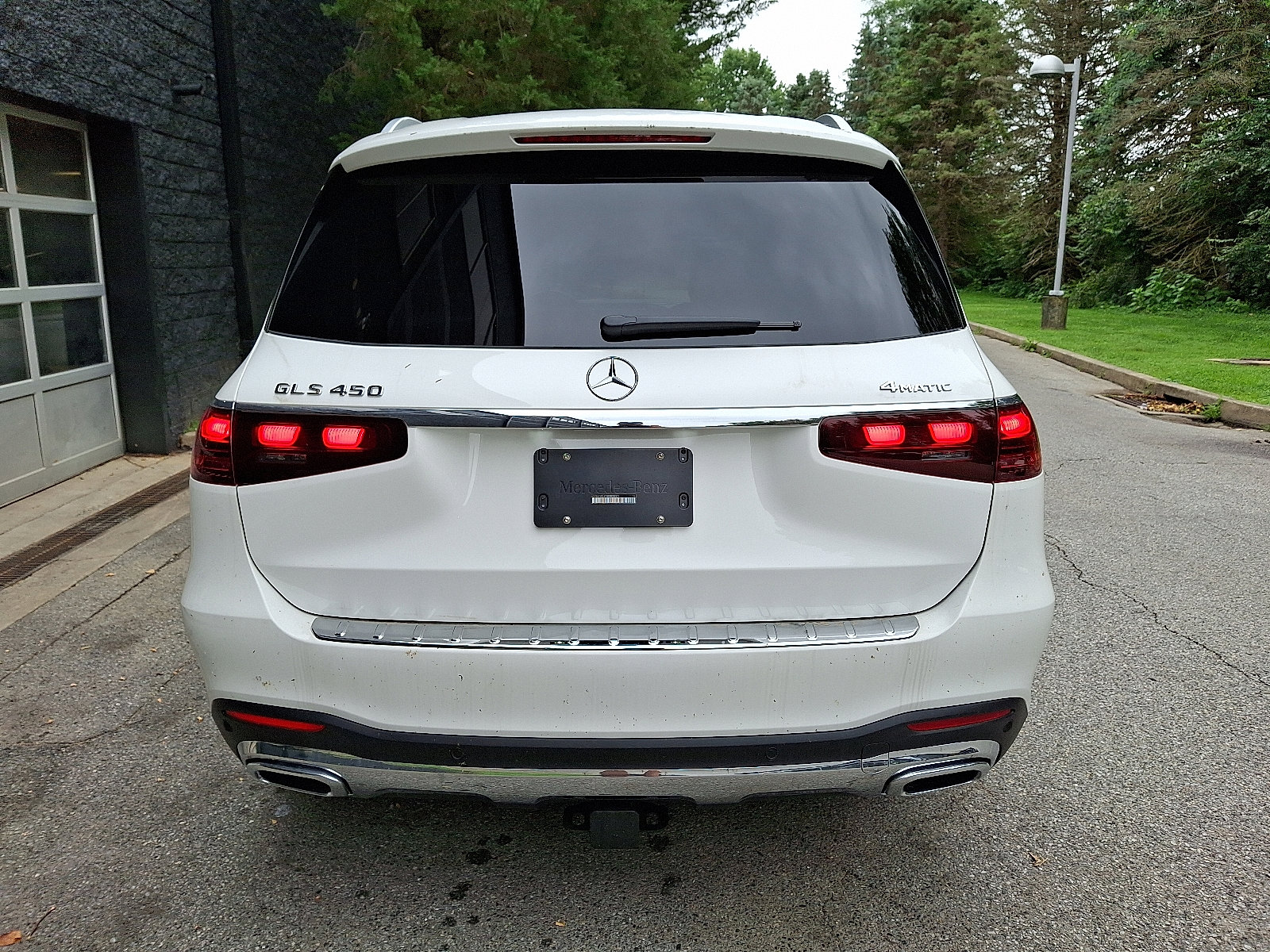 2025 Mercedes Benz GLS 450 4MATIC photo 4
