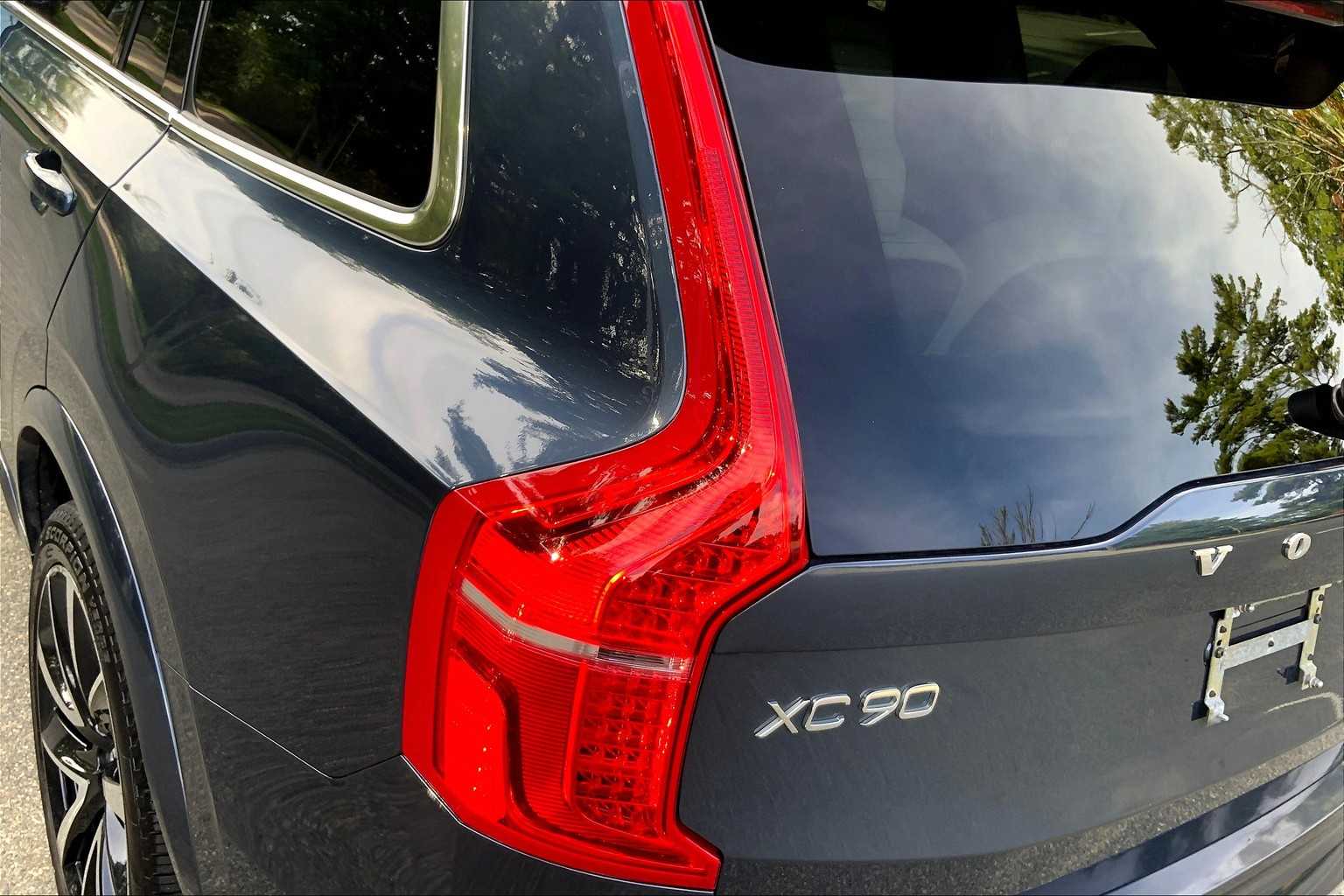 2020 Volvo XC90 Momentum photo 25