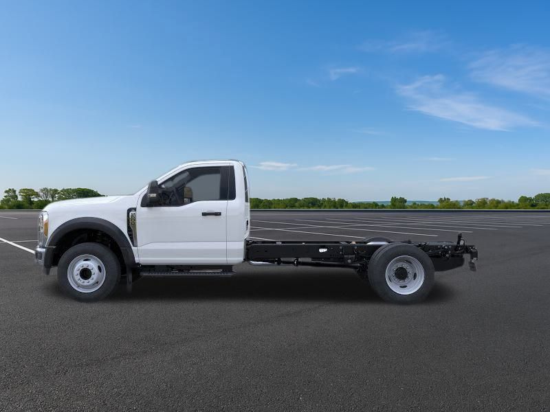 2025 Ford F-600 photo 22