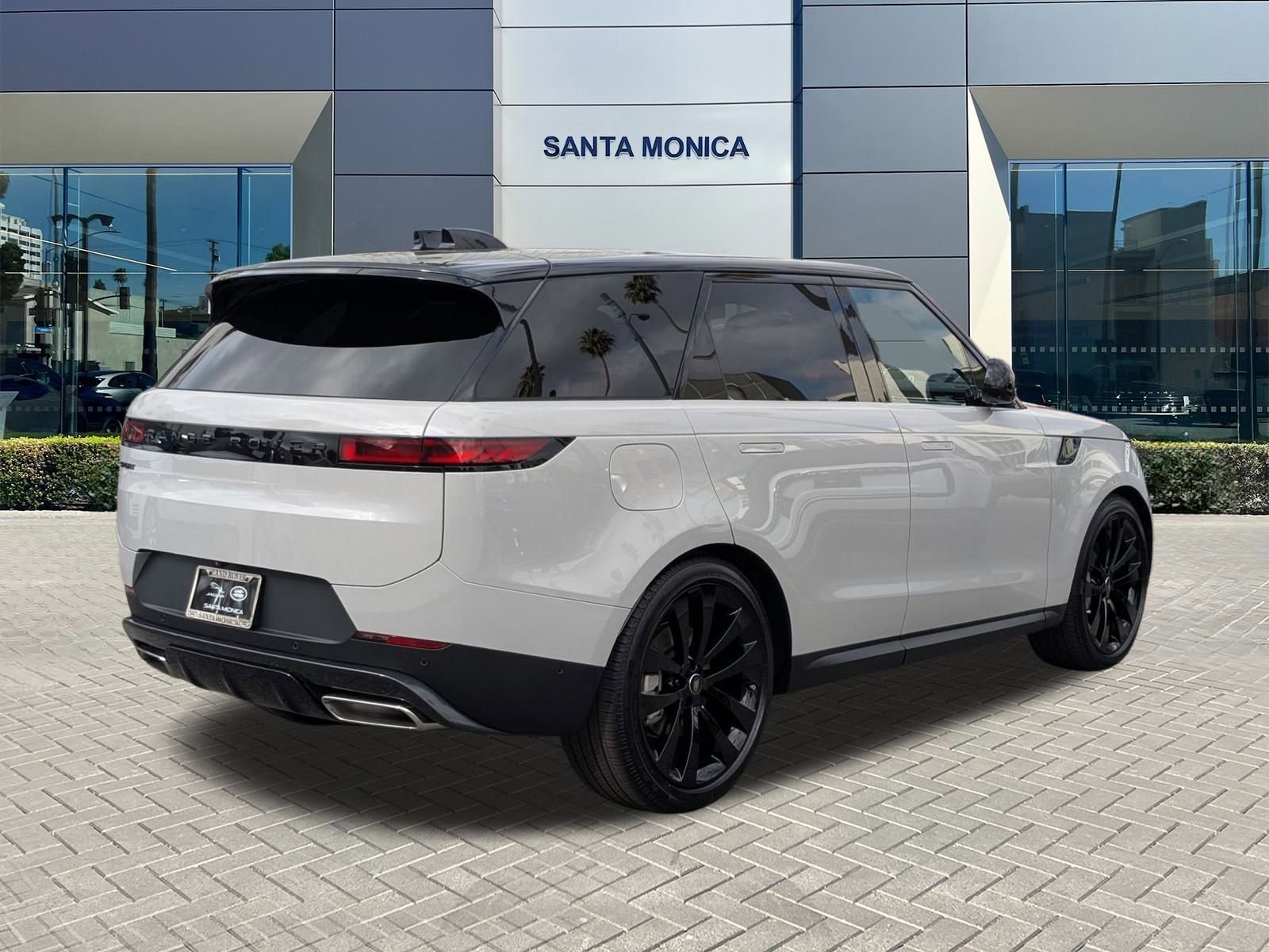 2025 Land Rover Range Rover Sport SE photo 2
