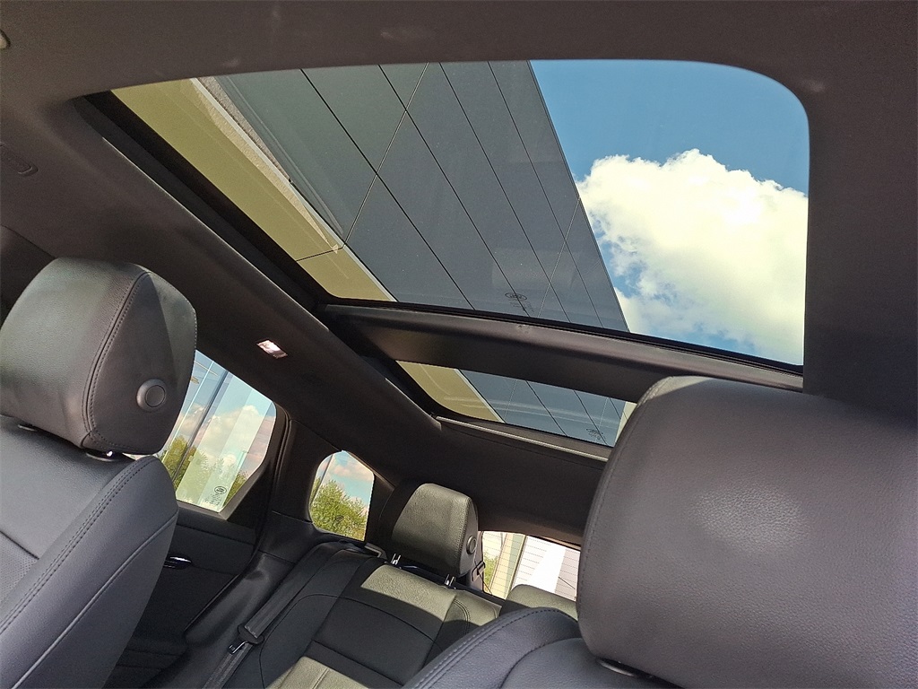 2024 Land Rover Range Rover Evoque S photo 14