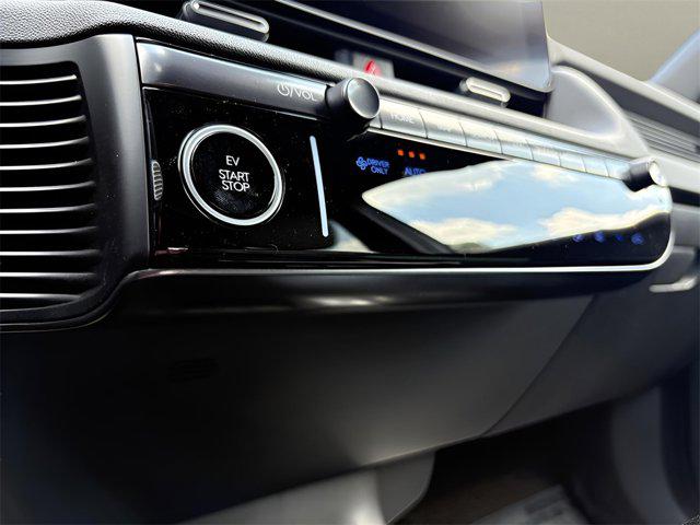 2025 Hyundai Ioniq 5 SEL photo 12