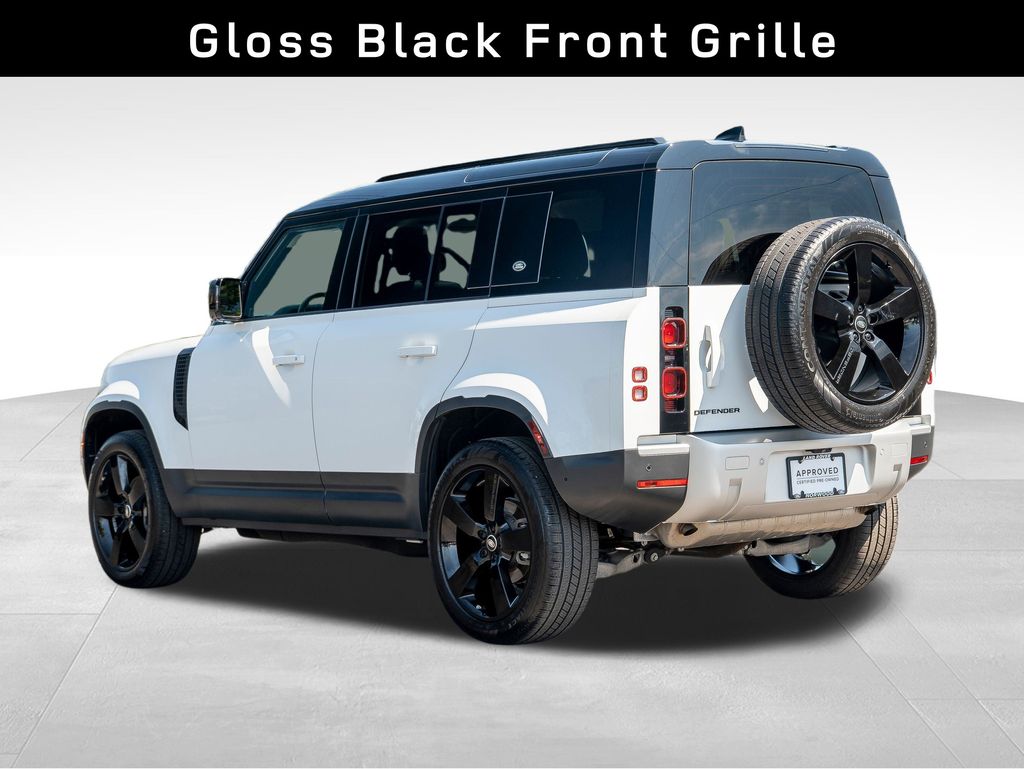 2024 Land Rover Defender 110 S photo 6