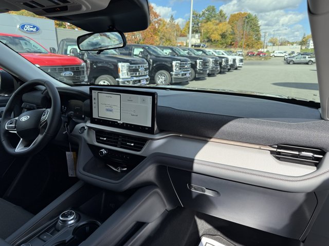 2026 Ford Explorer photo 4