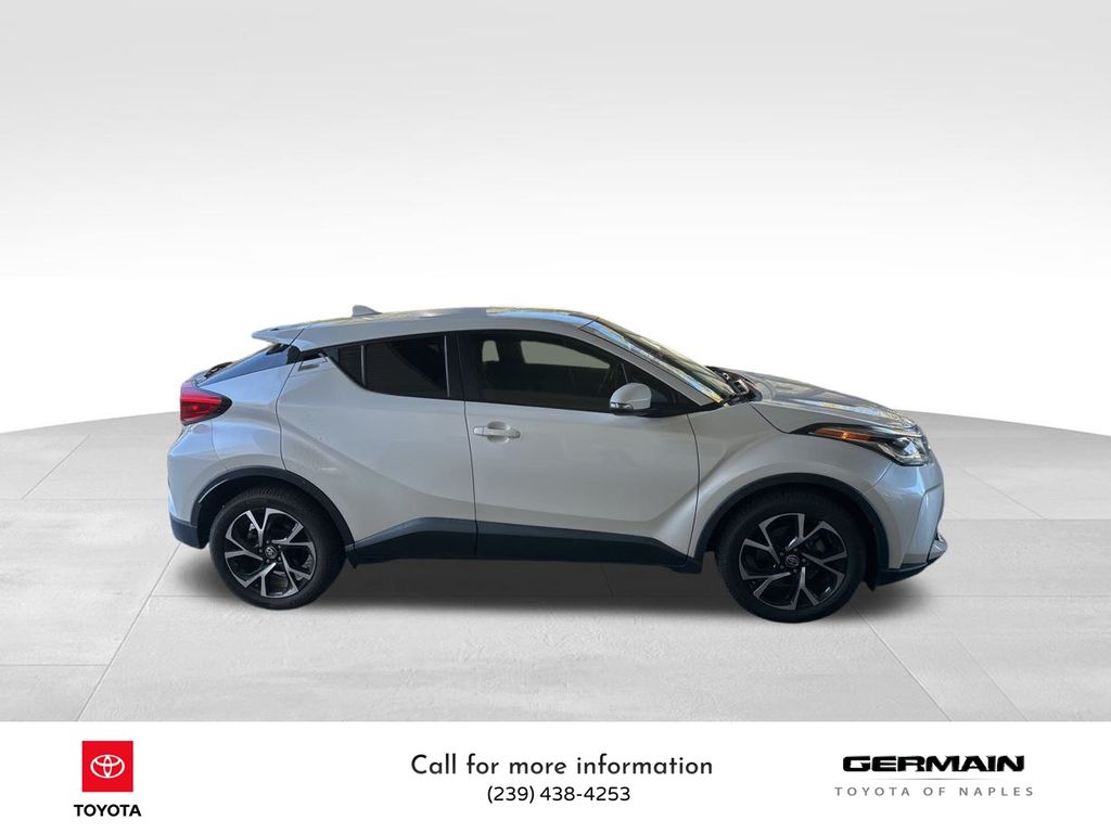2020 Toyota C-HR XLE photo 2