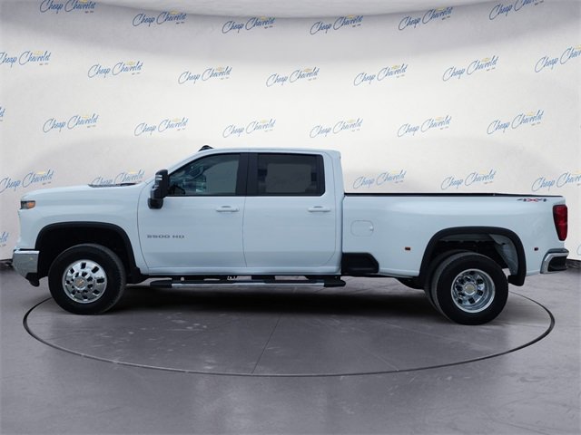 2026 Chevrolet Silverado 3500HD LT photo 2