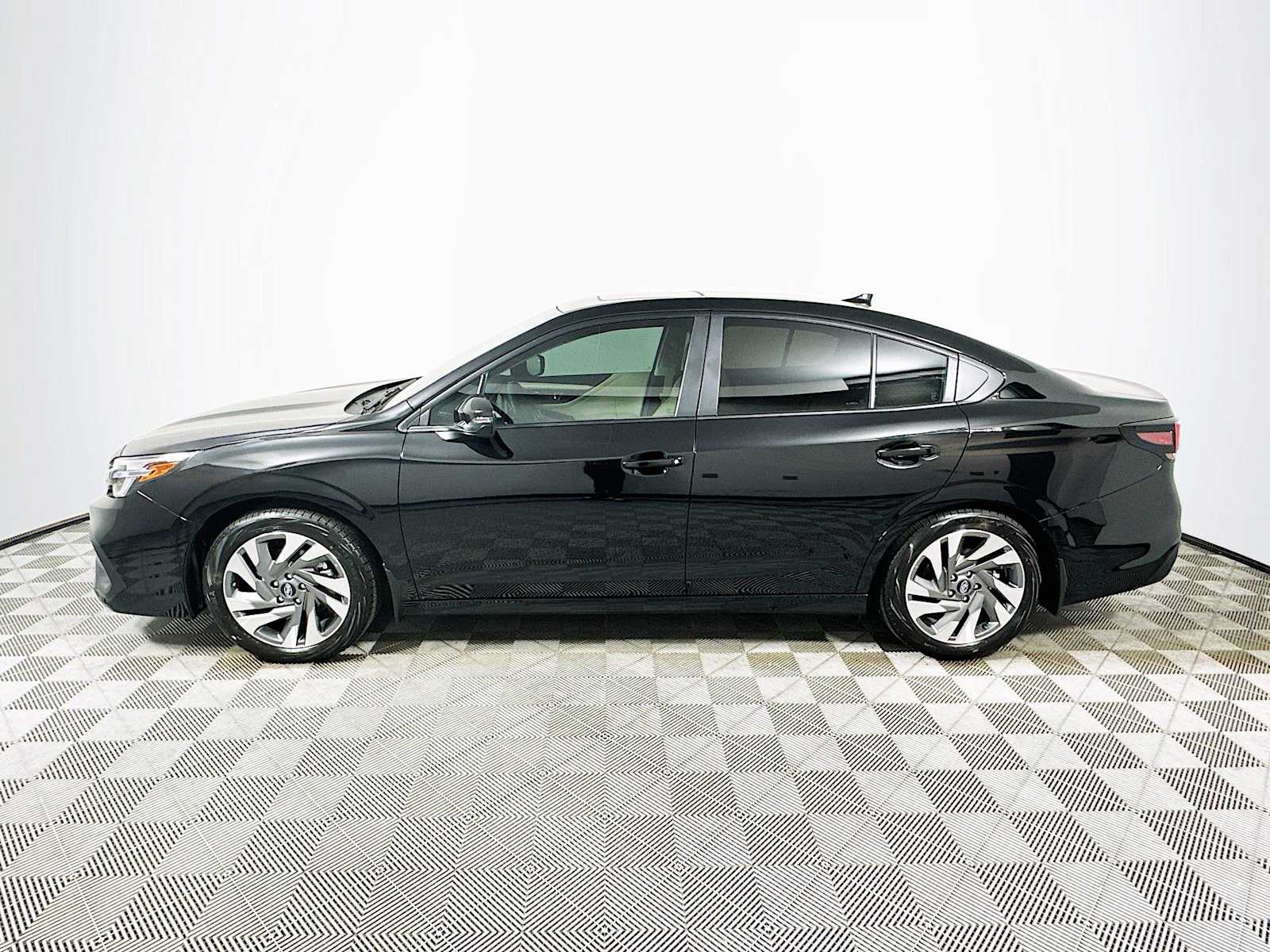 2025 Subaru Legacy Limited photo 4