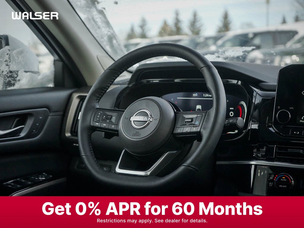 2025 Nissan Pathfinder Platinum photo 16