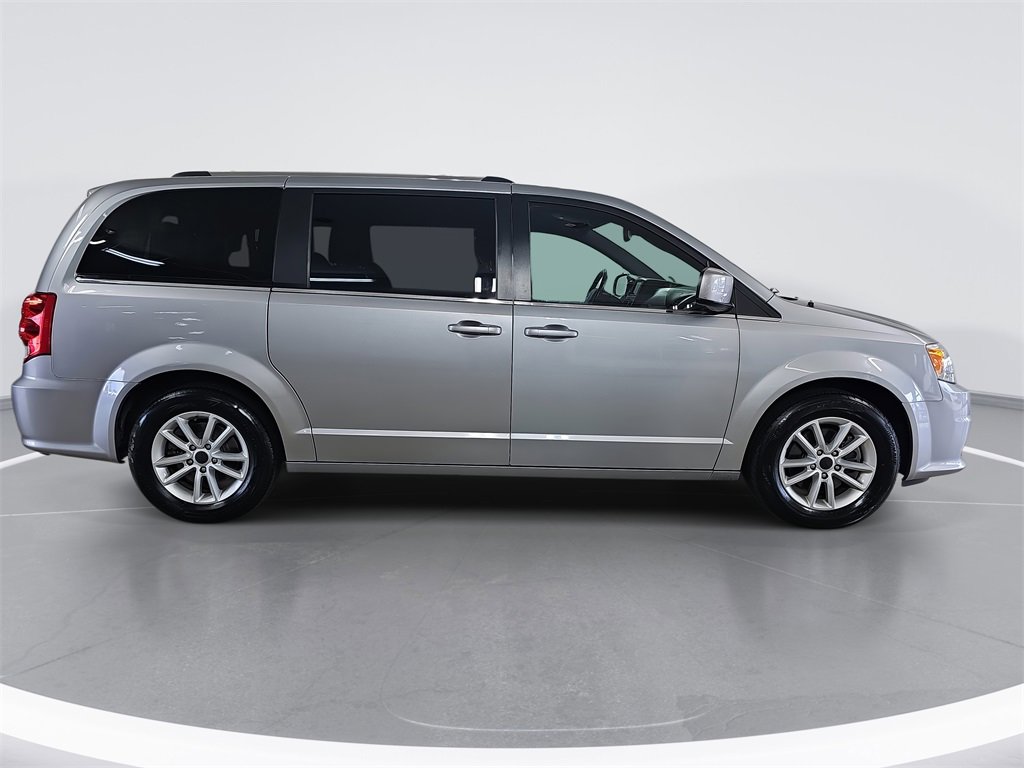 2020 Dodge Grand Caravan SXT photo 2