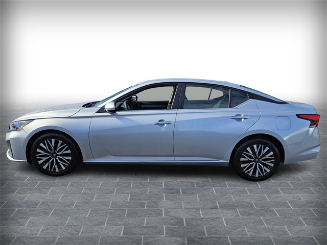 2023 Nissan Altima 2.5 SV photo 4