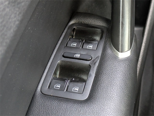 2021 Volkswagen Passat 2.0T SE photo 22