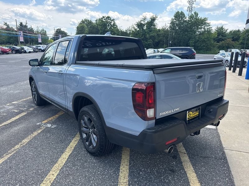 2022 Honda Ridgeline Sport photo 4