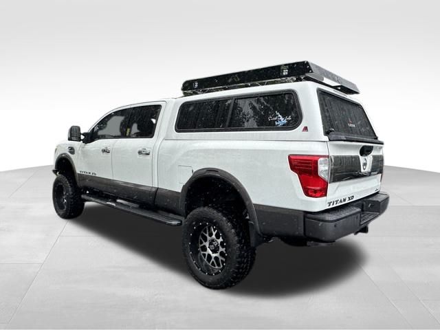 2019 Nissan Titan Platinum Reserve photo 4