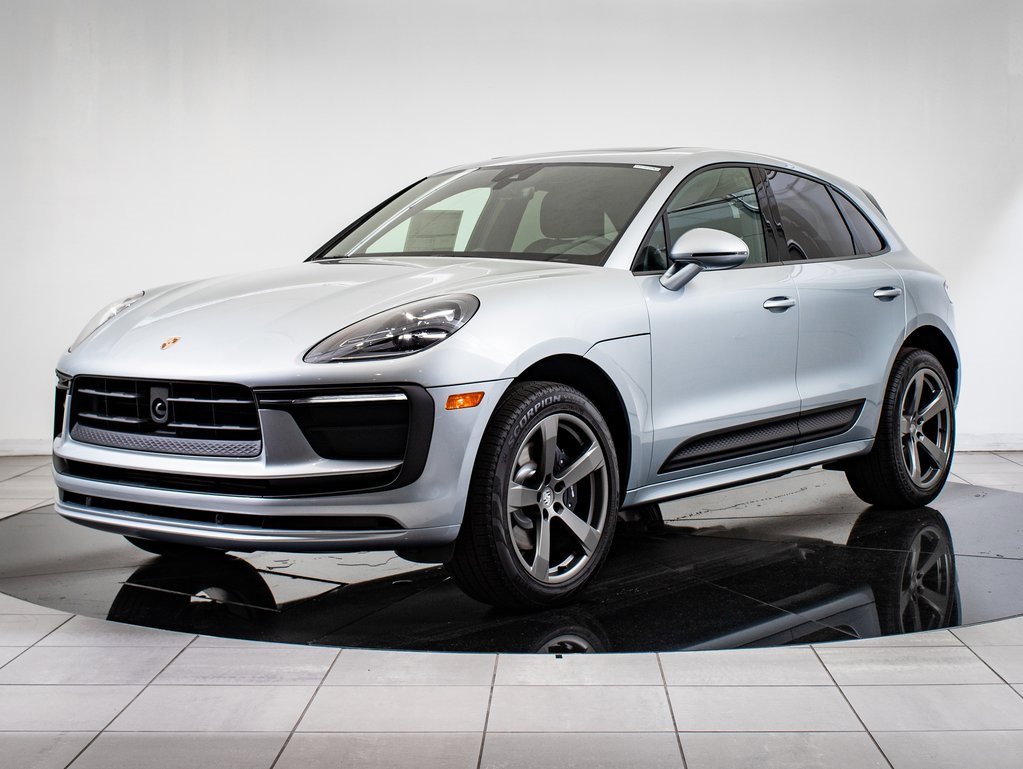 2025 Porsche Macan Base's photo