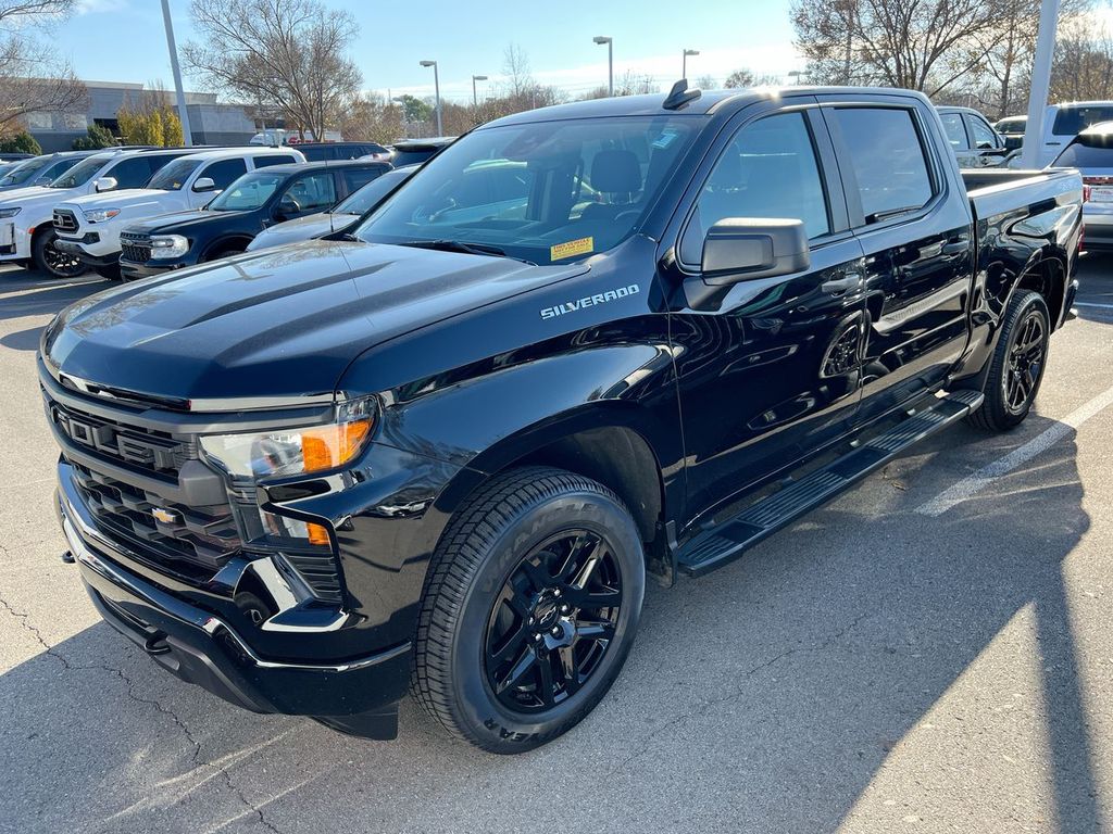 2024 Chevrolet Silverado 1500 Custom's photo