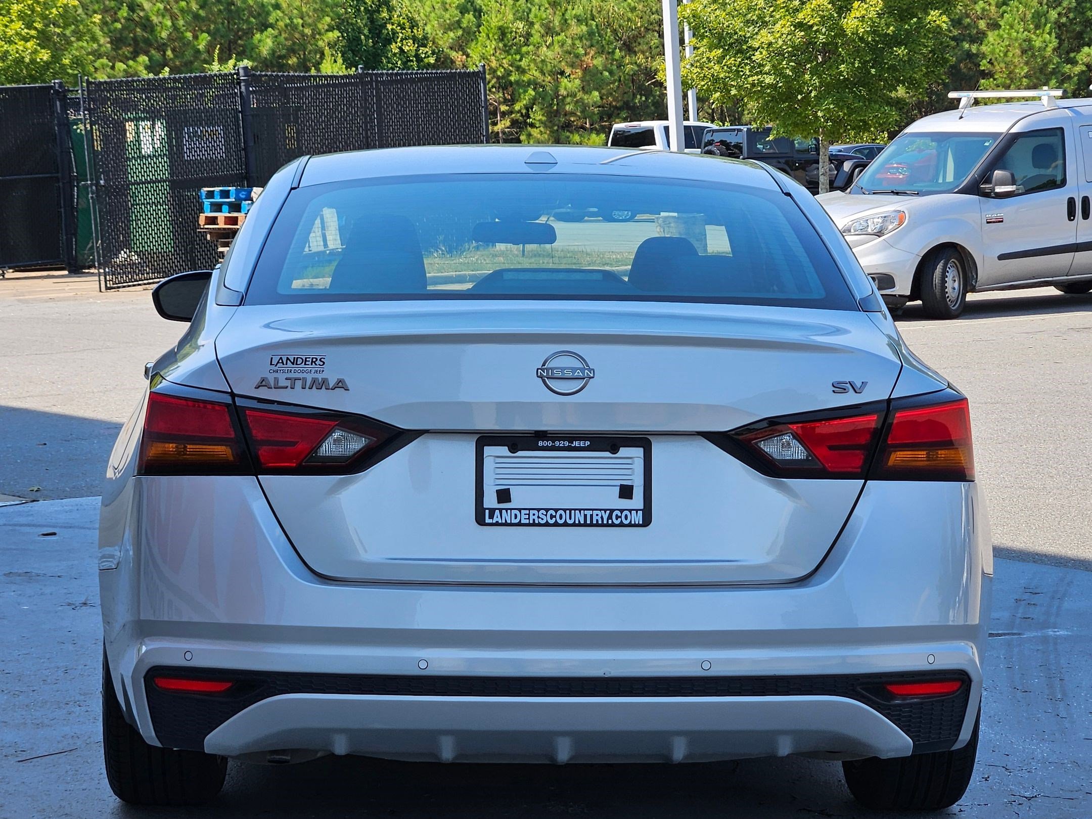 2023 Nissan Altima 2.5 SV photo 6