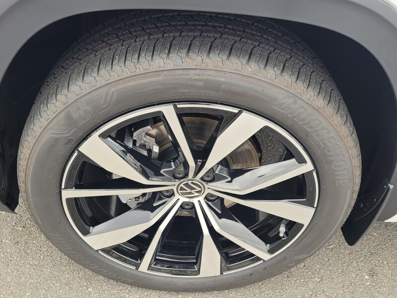 2026 Volkswagen Atlas SEL Premium R-Line photo 12