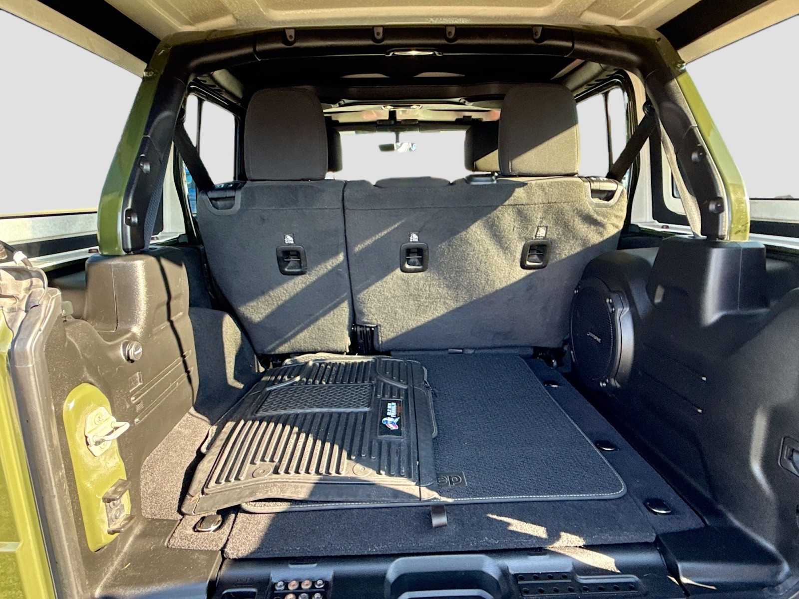 2021 Jeep Wrangler Unlimited Anniversary Edition photo 21