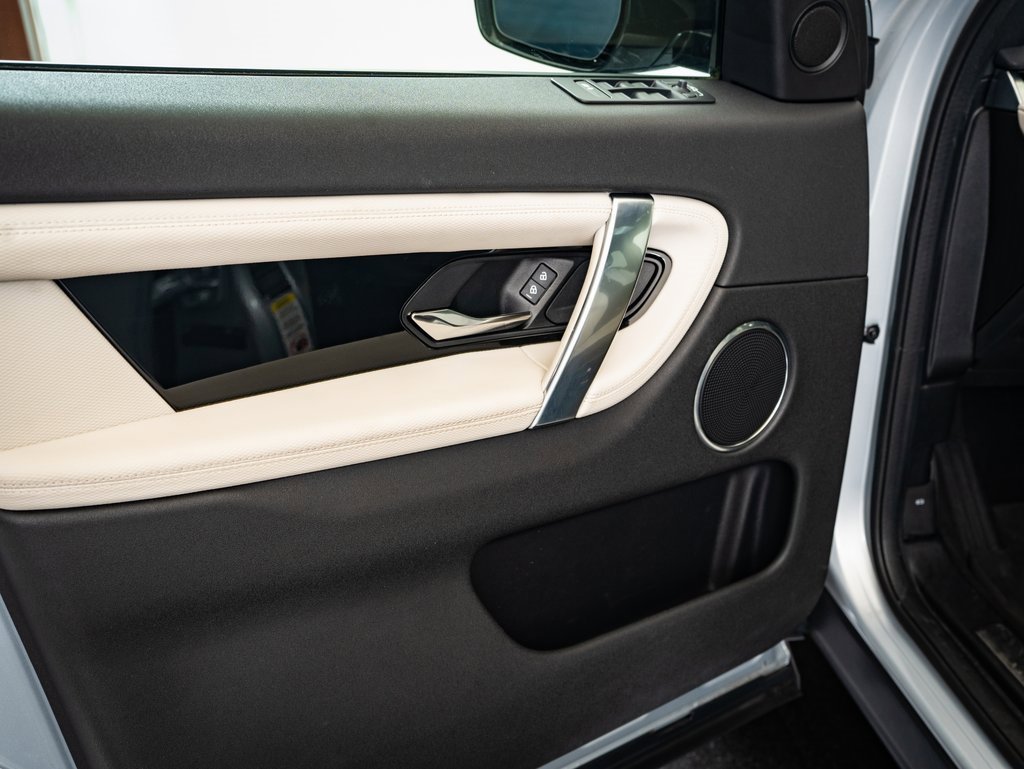 2023 Land Rover Discovery Sport S R-Dynamic photo 23