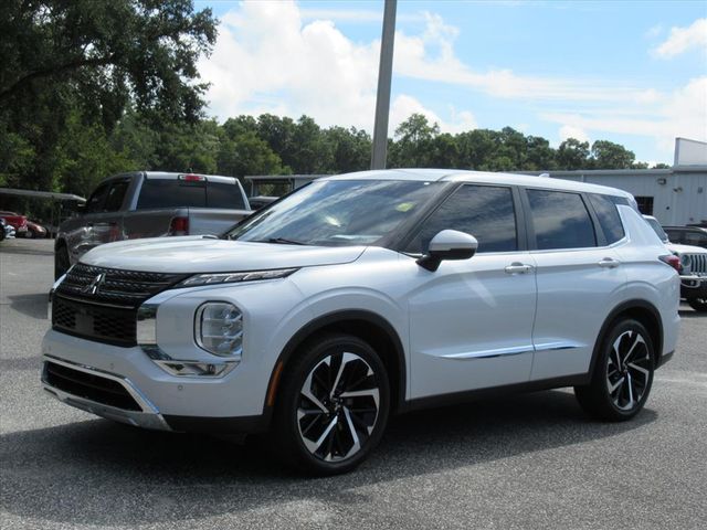 2022 Mitsubishi Outlander SE photo 3