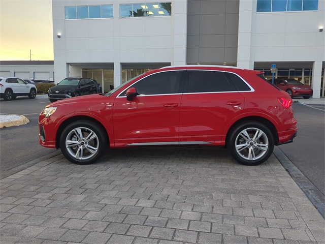 2022 Audi Q3 S line Premium Plus photo 6