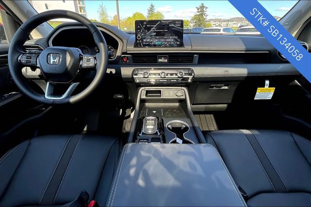 2025 Honda Pilot Touring photo 4