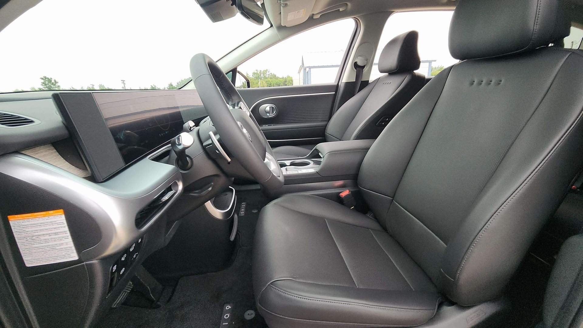 2026 Hyundai Ioniq SEL photo 15