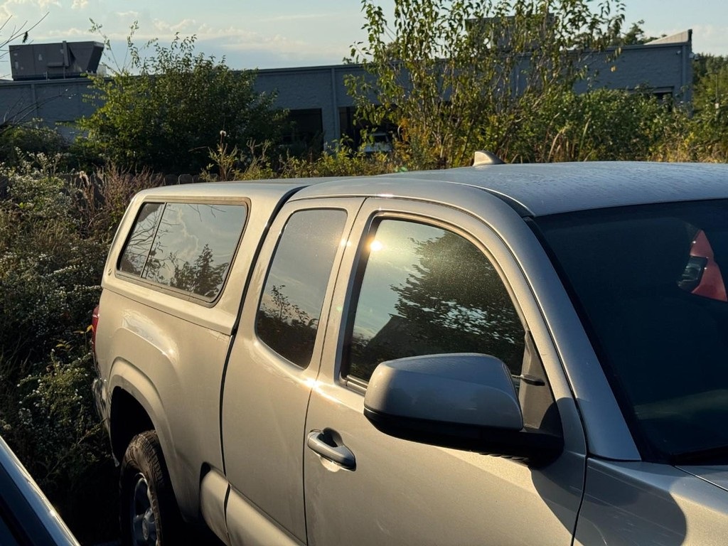2019 Toyota Tacoma SR5 photo 4