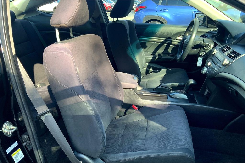 2012 Honda Accord LX photo 6