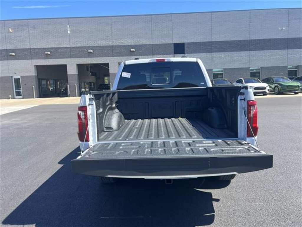 2025 Ford F-150 XLT photo 4