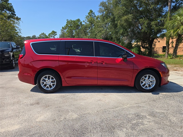 2026 Chrysler Voyager LX photo 5