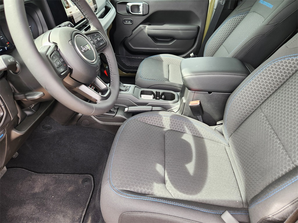 2025 Jeep Wrangler Rubicon 4xe photo 8