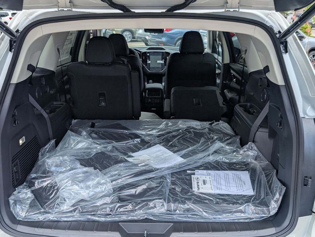 2025 Subaru Ascent Onyx Edition Touring photo 18