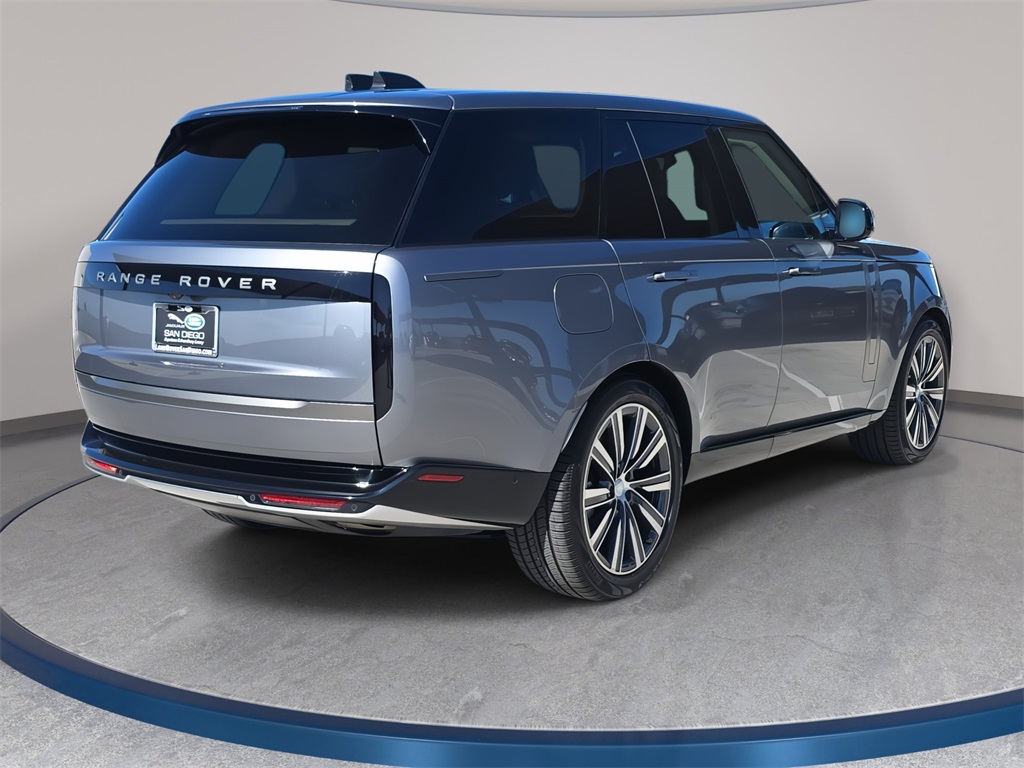 2023 Land Rover Range Rover SE photo 5
