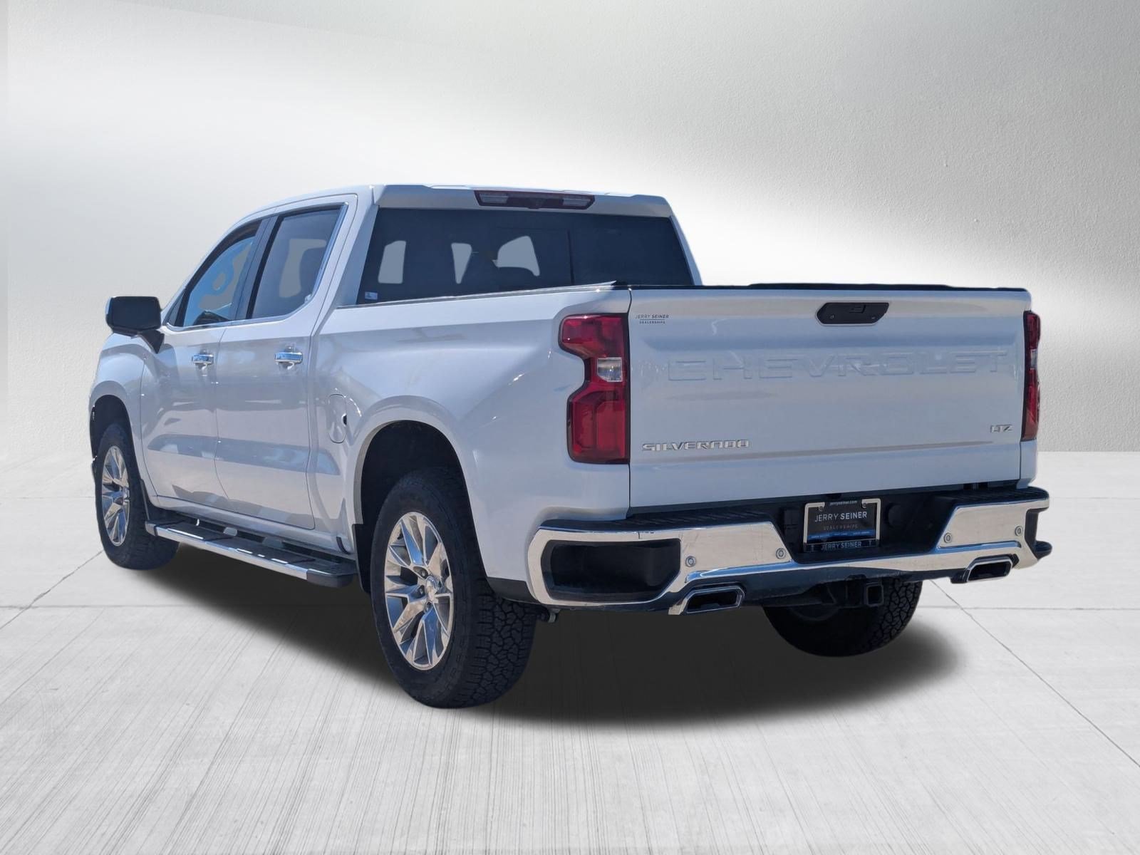 2021 Chevrolet Silverado 1500 LTZ photo 2