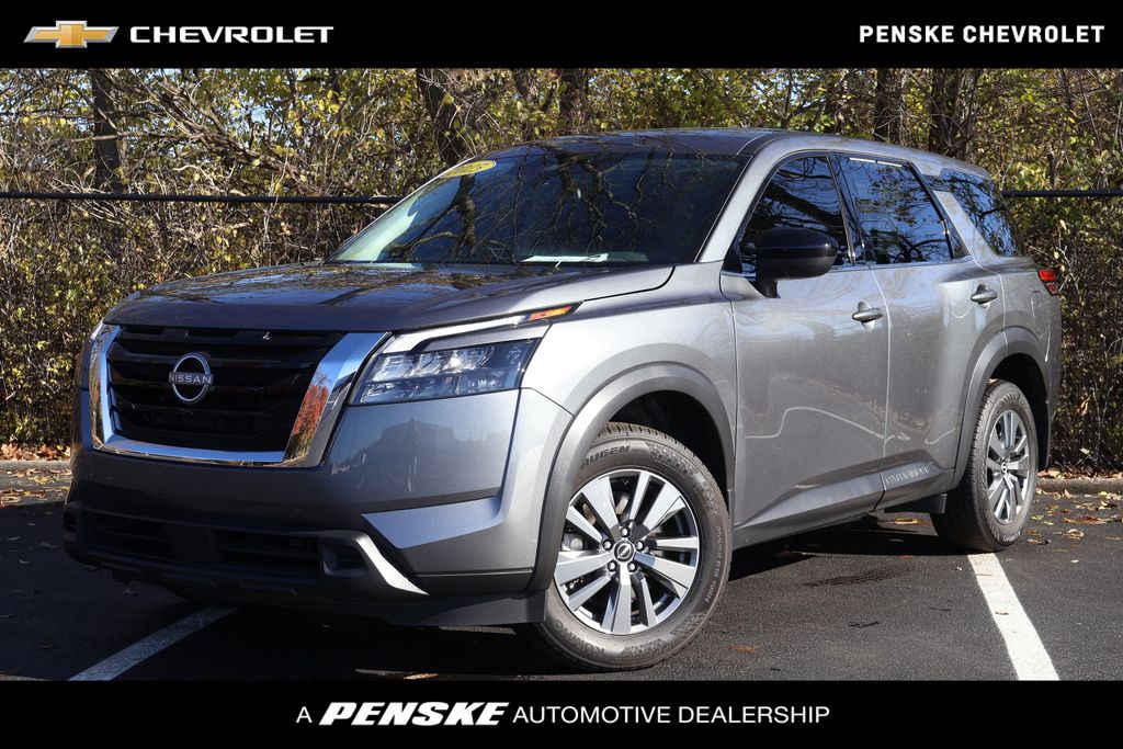 2025 Nissan Pathfinder S's photo