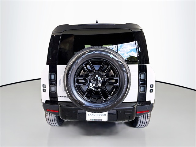 2026 Land Rover Defender 110 S photo 4