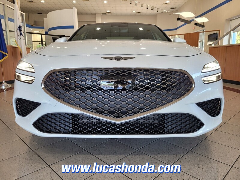 2024 Genesis G70 2.5T Prestige photo 2
